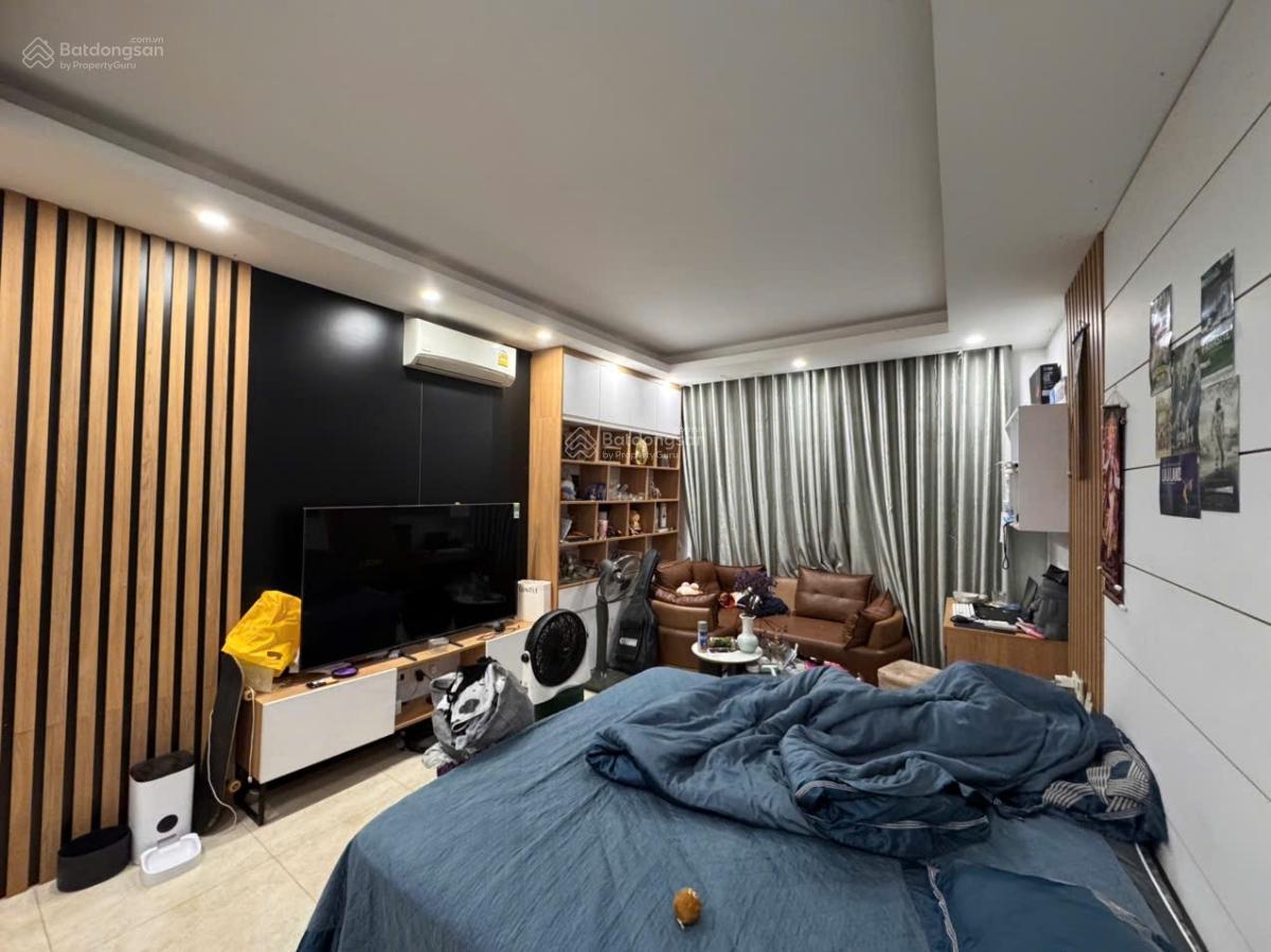 Nhà phố Hoàng Hoa Thám, ngõ đi thông, thoáng trước sau, gần ngay phố, ô tô 30m, ở luôn