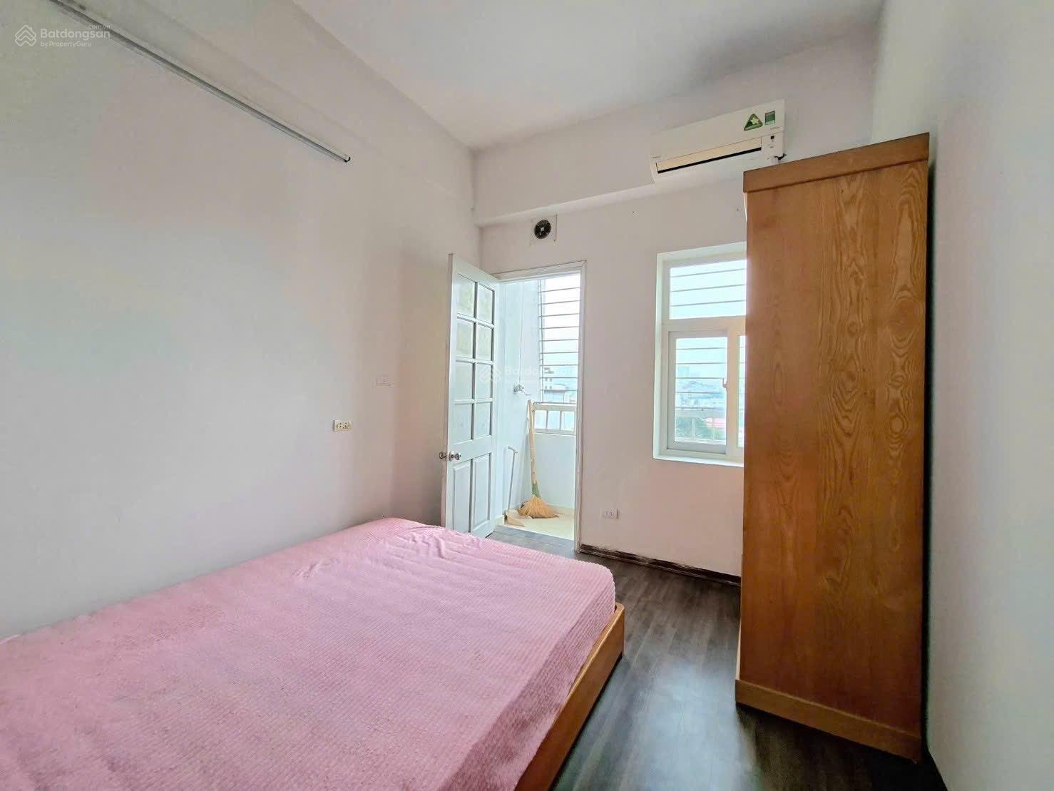 Bán căn hộ 3ngủ Phố Chùa Láng ( đối diện ĐH ngoại thương) giá hơn 7 tỷ