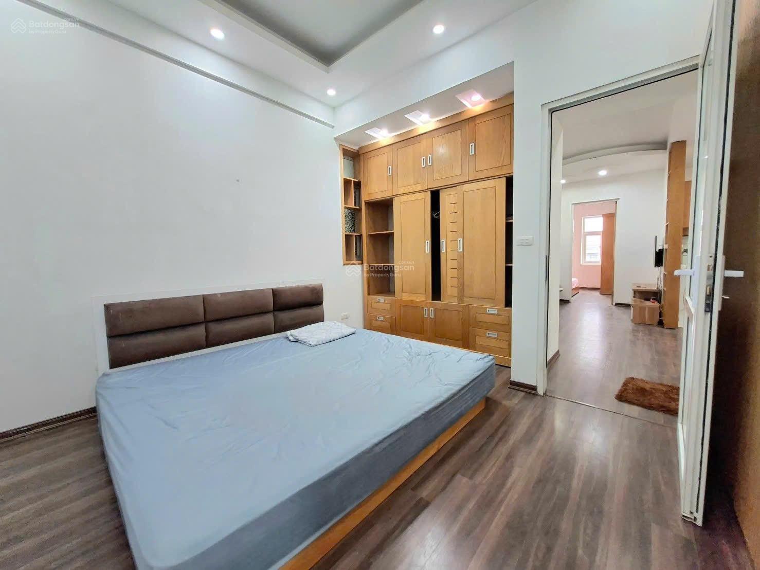 Bán căn hộ 3ngủ Phố Chùa Láng ( đối diện ĐH ngoại thương) giá hơn 7 tỷ