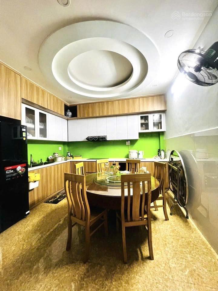 Nhà đẹp - 3 tầng - Hiệp Phú - hẻm xe hơi - chỉ hơn 6 tỷ Nhà đẹp - 3 tầng - Hiệp Phú - hẻm xe hơi - chỉ hơn 6 tỷ