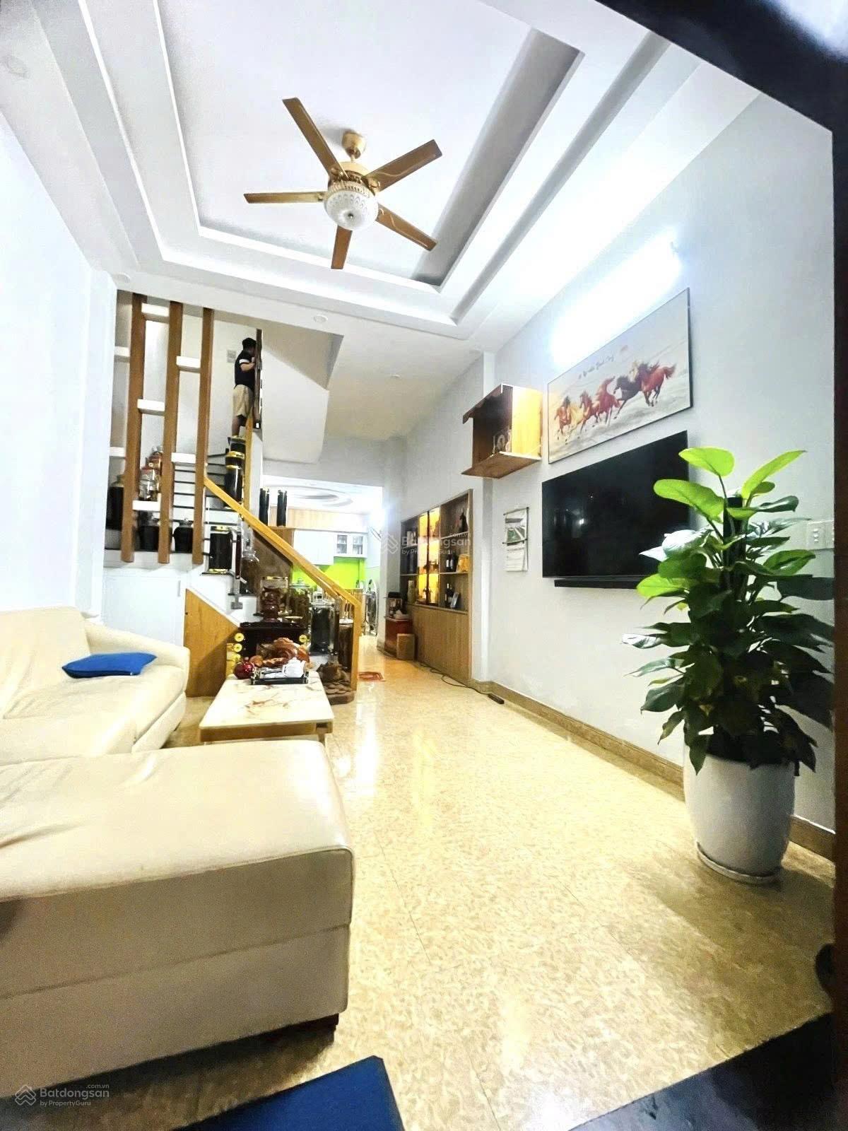 Nhà đẹp - 3 tầng - Hiệp Phú - hẻm xe hơi - chỉ hơn 6 tỷ Nhà đẹp - 3 tầng - Hiệp Phú - hẻm xe hơi - chỉ hơn 6 tỷ