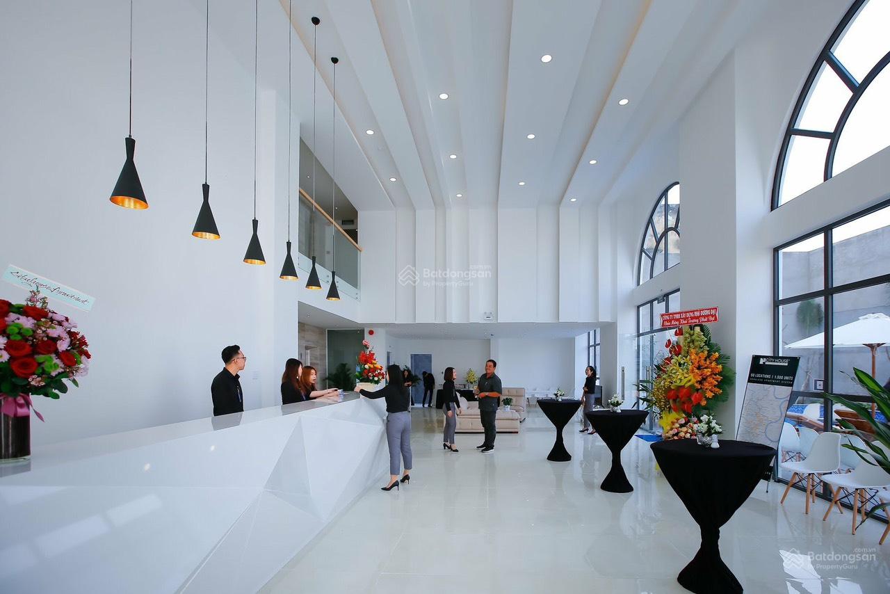 Bán Nhà Mặt Tiền Lê Văn Sỹ - Q.Phú Nhuận, Diện tích : 4.3 x 25m. Công nhận : 107.7m2 - Giá 30 tỷ