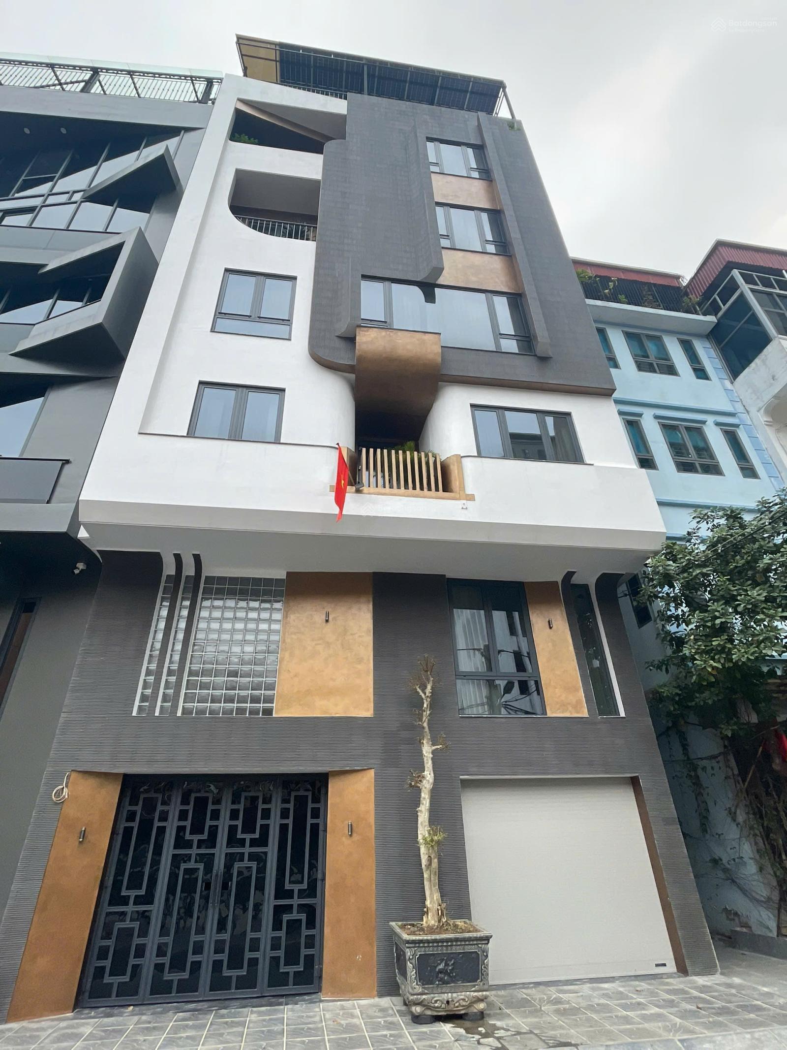 Cho thuê nhà ngõ ô tô tại Lê Đức Thọ.DT : 60 M * 5 Tầng.MT : 5 M , Chia phòng, nhà đẹp, 23 triệu