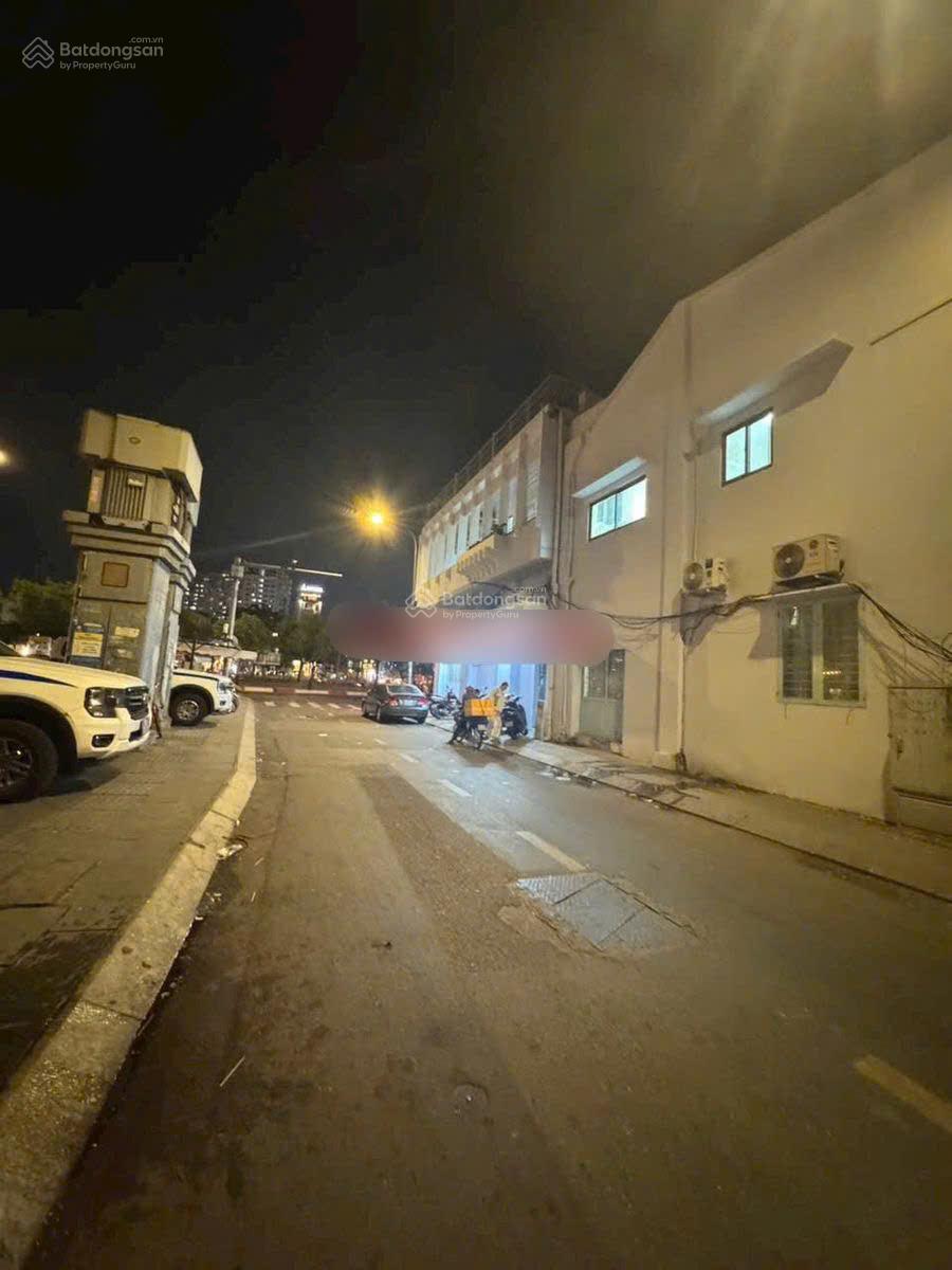 Quỹ đất cho thuê Mặt tiền 1 Đề Thám, Cầu Ông Lãnh, (DT: 28x38m, ~1.100m2), ODT, Giá 300tr/tháng