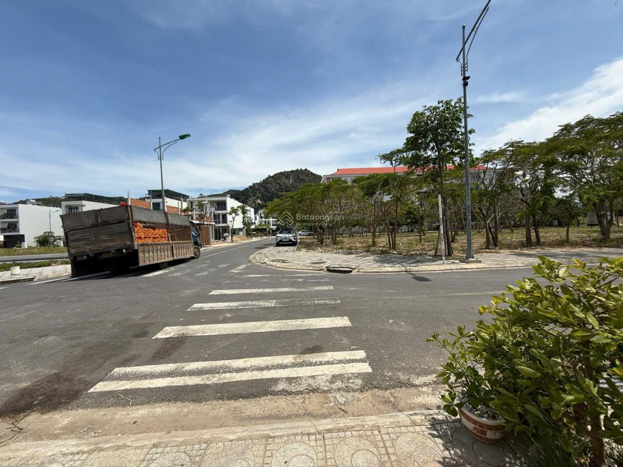 Bán Đất KĐT Nam Vĩnh Hải - 100m2 - Đối Diện Công Viên - Đường 13m - Sổ Đỏ Giá Tốt 4.35 Tỷ