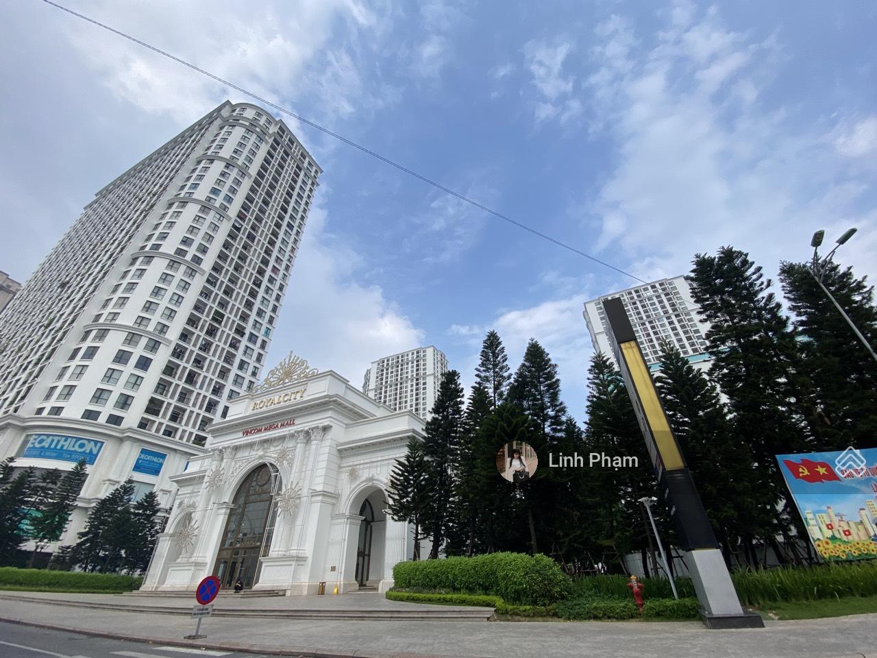 Tập Đoàn Vin Group cho thuê văn phòng tại R2R4R6 Royal City 72A Nguyễn Trãi ,Thanh Xuân, Hà Nội. Tập Đoàn Vin Group cho thuê văn phòng tại R2R4R6 Royal City 72A Nguyễn Trãi ,Thanh Xuân, Hà Nội.