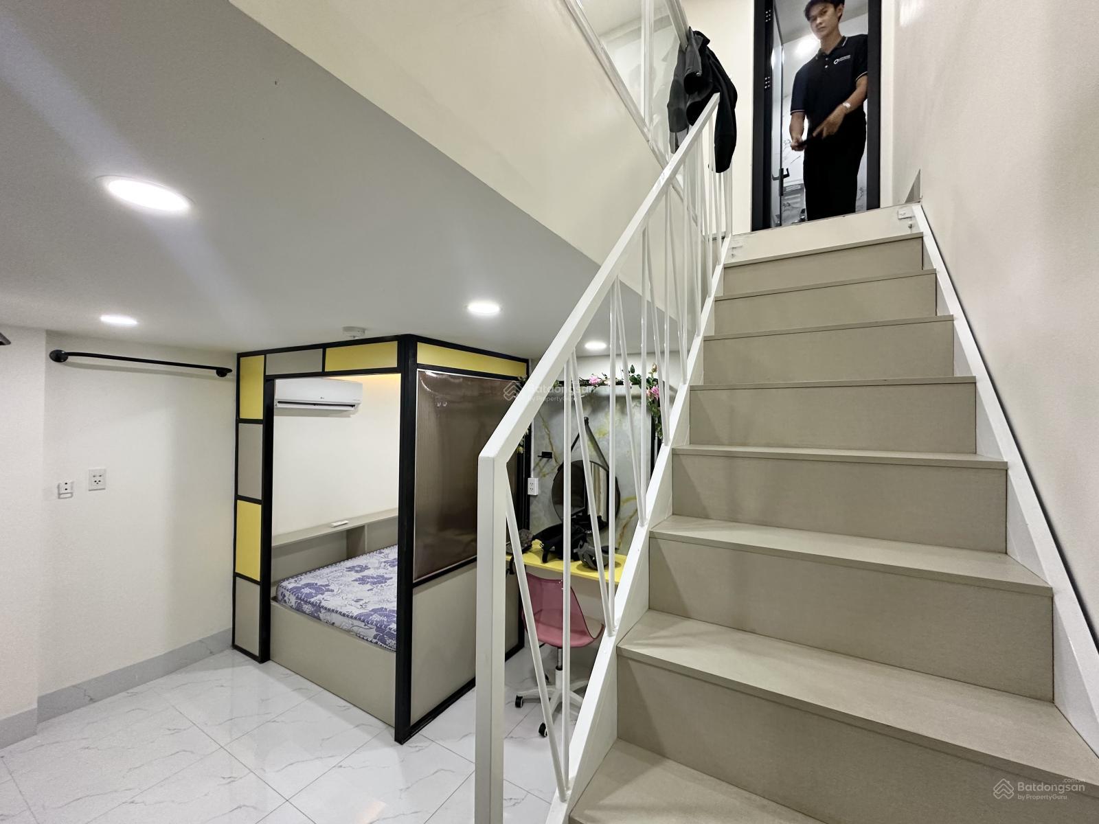 Cho thuê duplex 50m2 tách bếp 2PN-2WC gác cao 2m, gần toà nhà Viettel Q10, full nội thất, trống sẵn