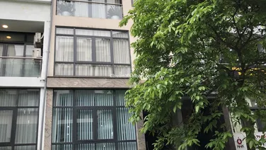 Cho thuê nhà tại KĐT DỊCH VỌNG . DT: 85M * 6 Tầng + 1 Hầm , Chia phòng , THANG MÁY, NHÀ MỚI