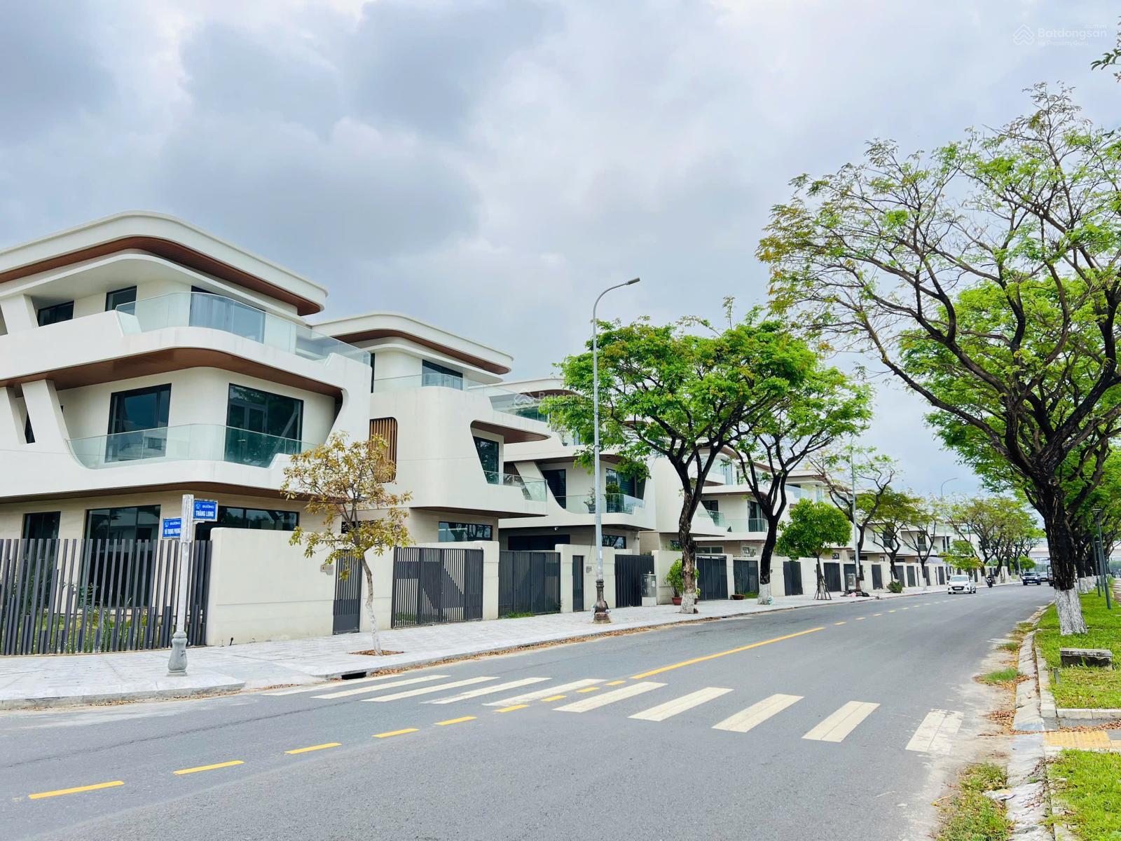 Căn biệt thự Thăng Long view sông Hàn - cách 200m qua Đà Nẵng Downtown - giá cực tốt cho nhà đầu tư Căn biệt thự Thăng Long view sông Hàn - cách 200m qua Đà Nẵng Downtown - giá cực tốt cho nhà đầu tư