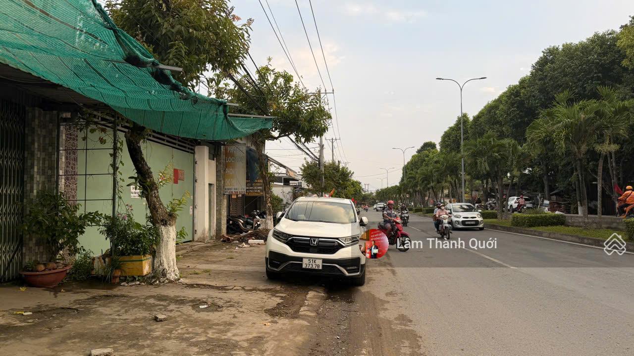 Bán nhà MT Quốc Lộ 57, gần Bệnh Viện Đa Khoa Vĩnh Long, 1500m2, 22 tỷ