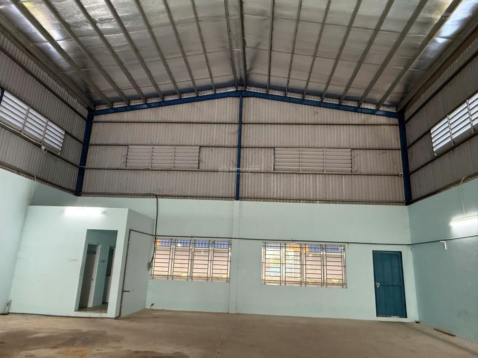 Cho thuê kho xưởng 700 m2 giá 35 triệu / Đường Kênh 7 Xã Tân Kiên Bình Chánh TPHCM