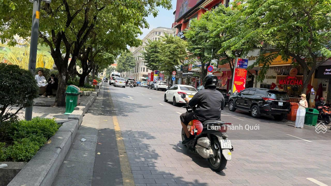 Bán nhà MT Nguyễn Huệ, 4x15, 1 trệt, 1 lầu, 220 tỷ