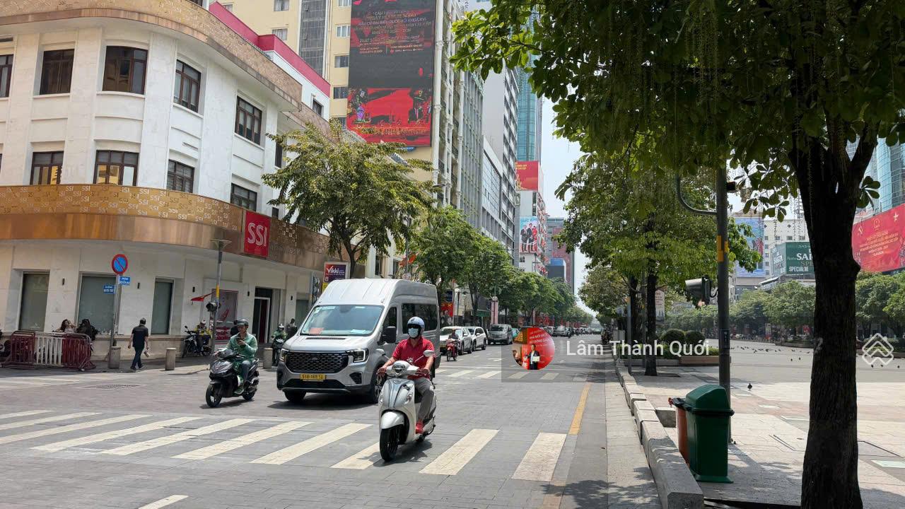 Bán nhà MT Nguyễn Huệ, 4x15, 1 trệt, 1 lầu, 220 tỷ