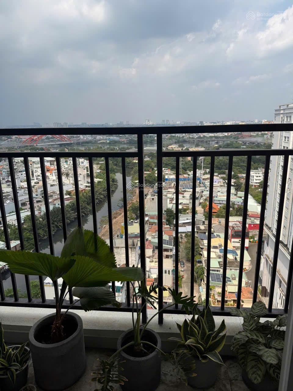 Cho thuê căn hộ Richmon 66m2pn 2wc nội thất gần đủ giá 14tr 0932 834 ***