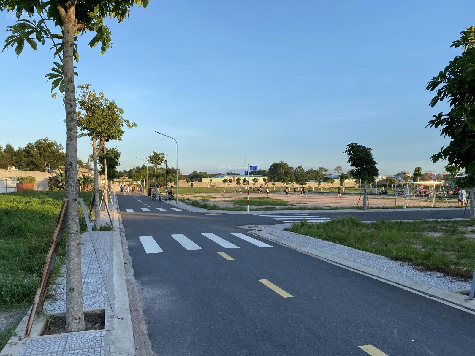 Cần bán kdc Phùng Hưng giá ngộp, DT 80m2, Giá 1ty1. SHR, full thổ cư