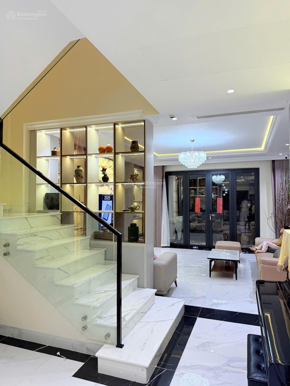 Bán biệt thự đường số 64  Thảo Điền  khu cao cấp quận 2