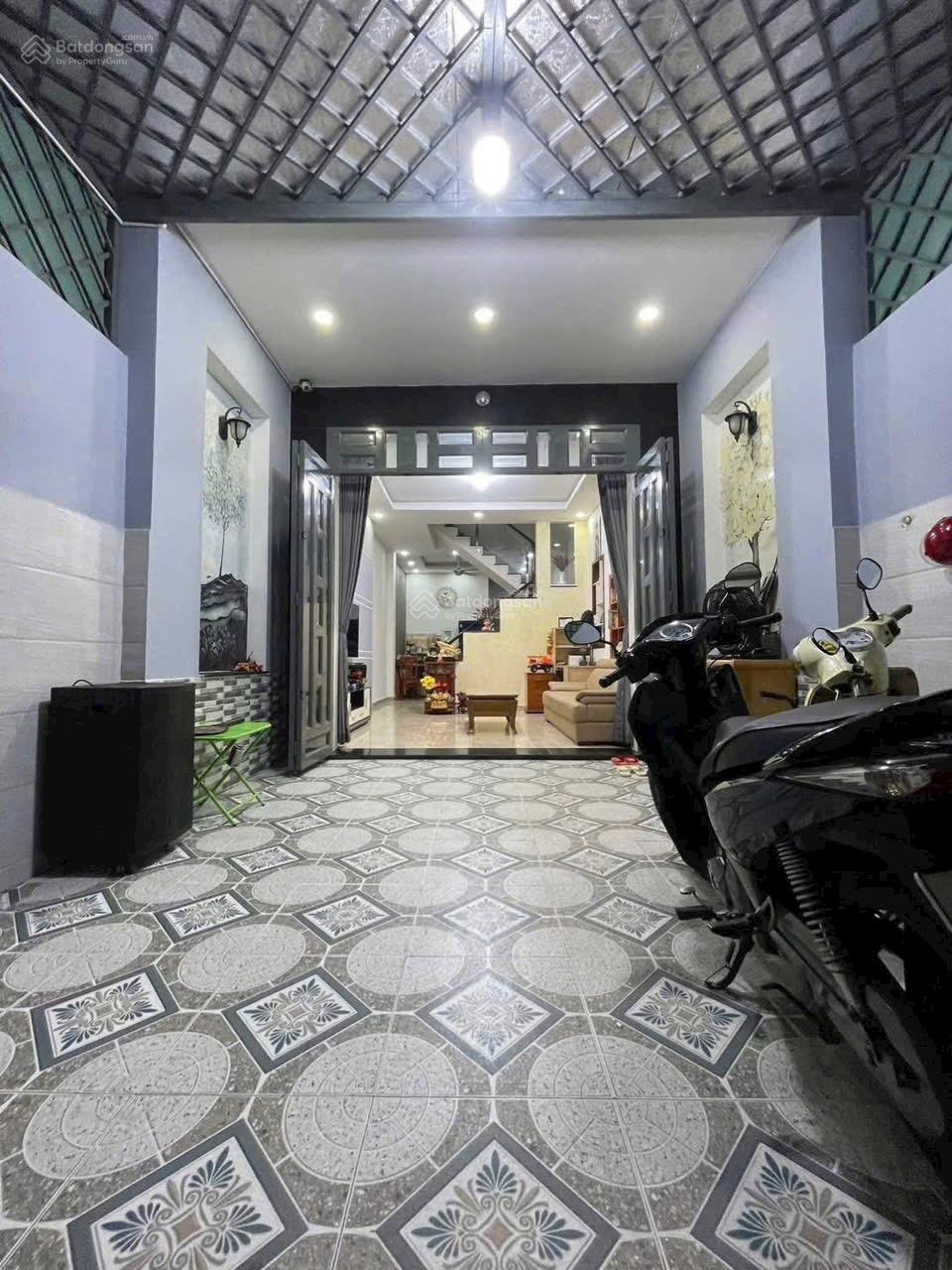 Bán nhà đẹp 3 tầng sân thượng ngay KDC Hồng Long Phường Hiệp Bình, Tp Thủ Đức, Tp HCM