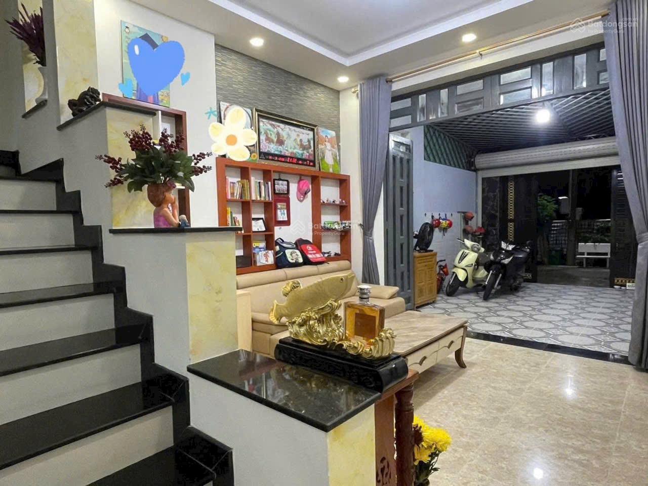 Bán nhà đẹp 3 tầng sân thượng ngay KDC Hồng Long Phường Hiệp Bình, Tp Thủ Đức, Tp HCM