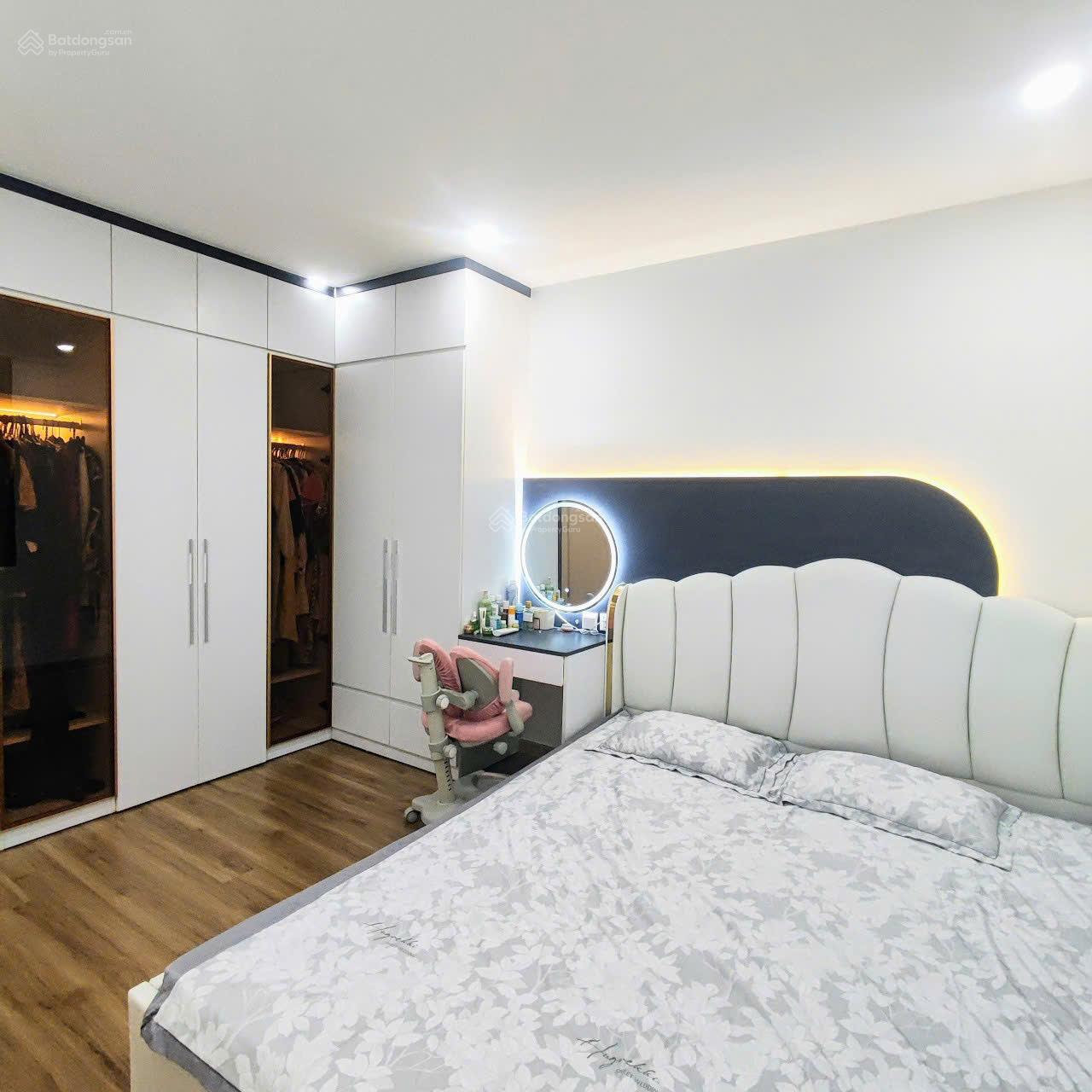 Chính chủ bán gấp căn 2PN, 2WC toà đẹp nhất án Feliz Homes. Giá chỉ 6.8 tỷ. Liên hệ: 0964 161 ***