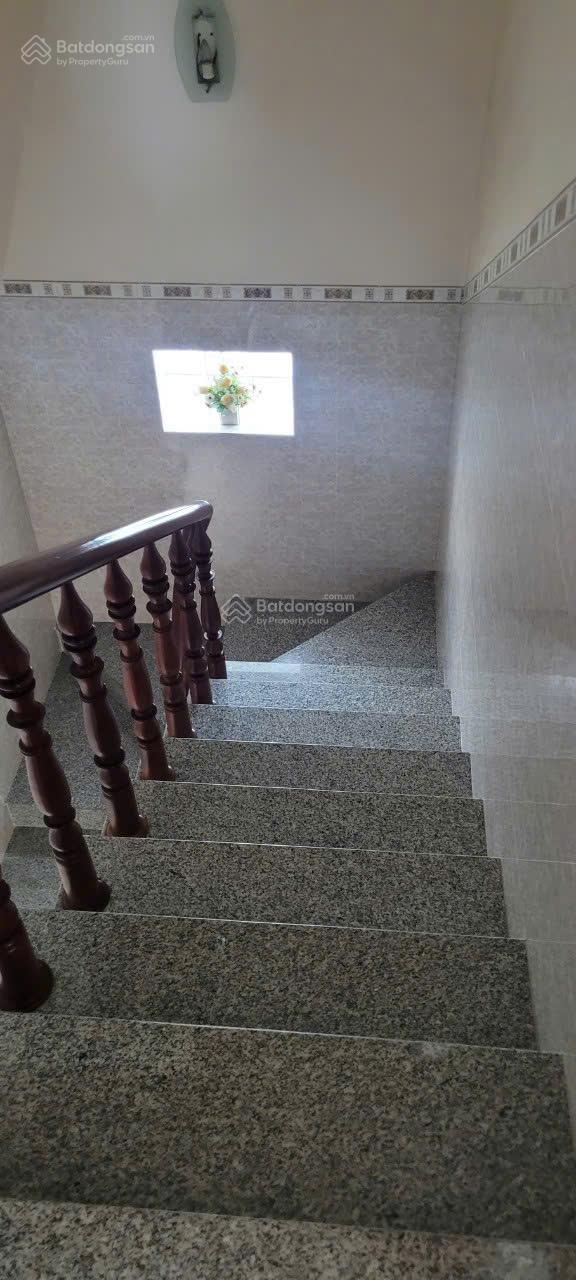 Bán Đất có Nhà biệt thự mặt tiền đường nhựa lớn tại Tp Gò Công, Tiền Giang. DT 4.600m2 giá 8,5tỷ TL