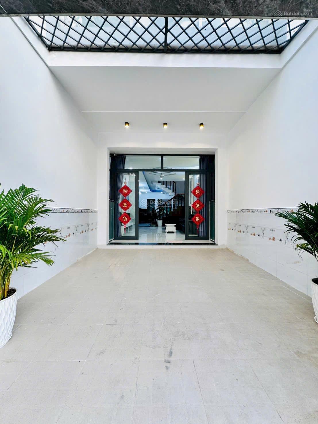 Nhà Đẹp Cần Bán - Đường Tô Ngọc Vân - Quận 12 cũ - Gần trường chợ và các tiện ích khác