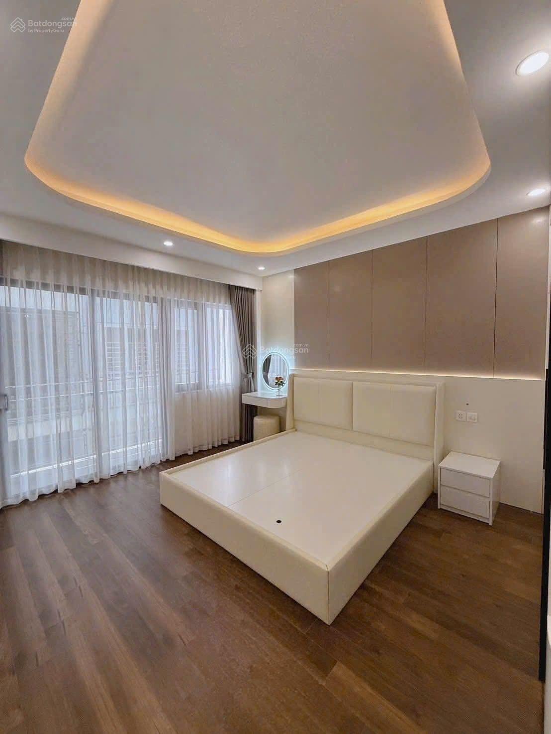 E CẦN BÁN NHÀ NGỌC LÂM,THANG MÁY,90M , 17 PHÒNG CHO THUE,DÒNG TIỀN1.2 TỶ/NĂM, 15 M RA MẶT PHỐ,24XTY