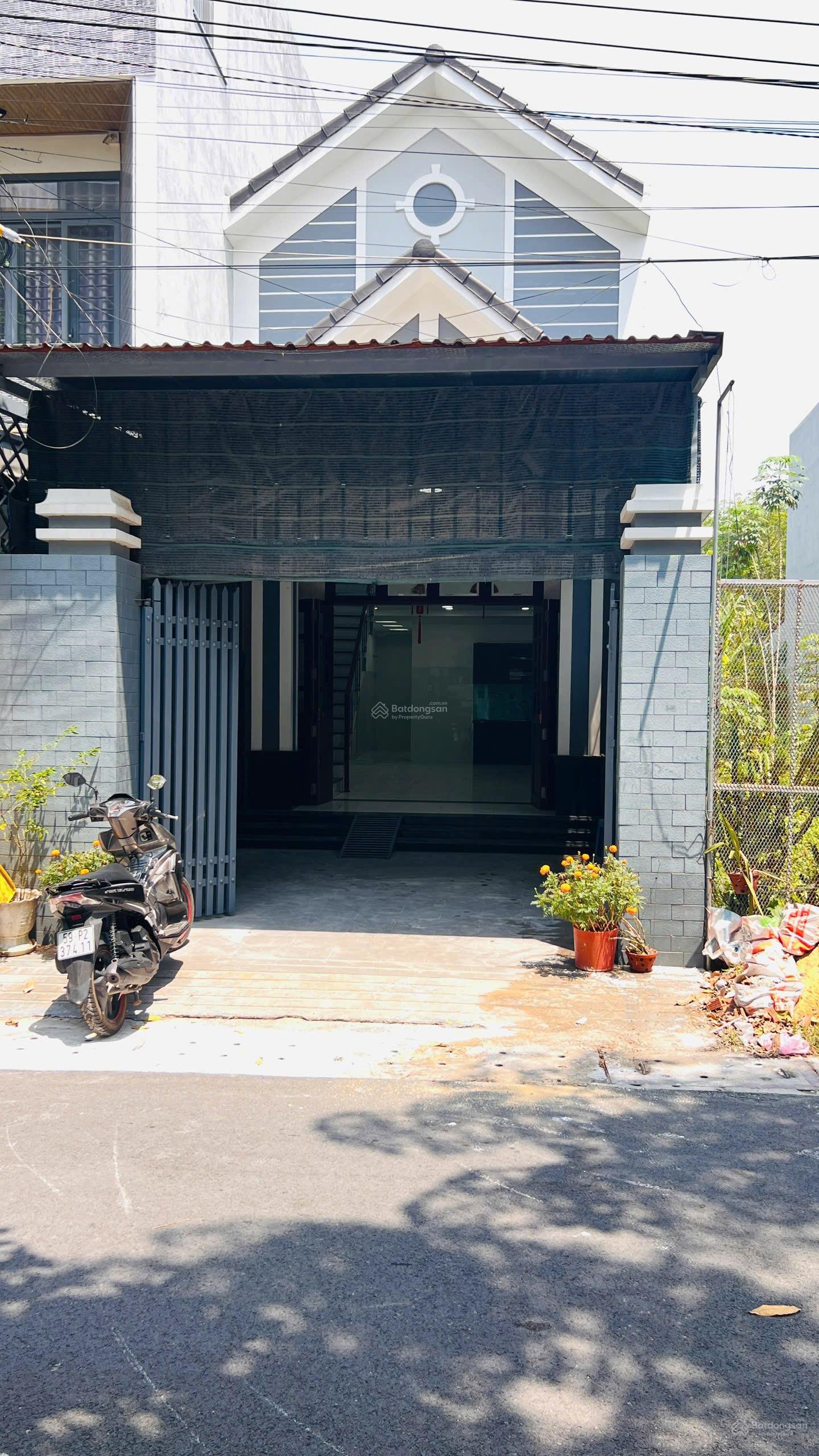 BÁN NHÀ MẶT TIỀN DX49 PHÚ MỸ, TP THỦ DẦU MỘT Cách Huỳnh Văn Lũy chỉ 50m, ngay cạnh quán 5 lửa BÁN NHÀ MẶT TIỀN DX49 PHÚ MỸ, TP THỦ DẦU MỘT Cách Huỳnh Văn Lũy chỉ 50m, ngay cạnh quán 5 lửa