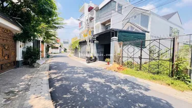 . hàng hót hót BÁN NHÀ MẶT TIỀN DX 49 PHÚ MỸ ĐƯỜNG NHỰA 7m
Cách huỳnh văn luỹ 50m bên cạn