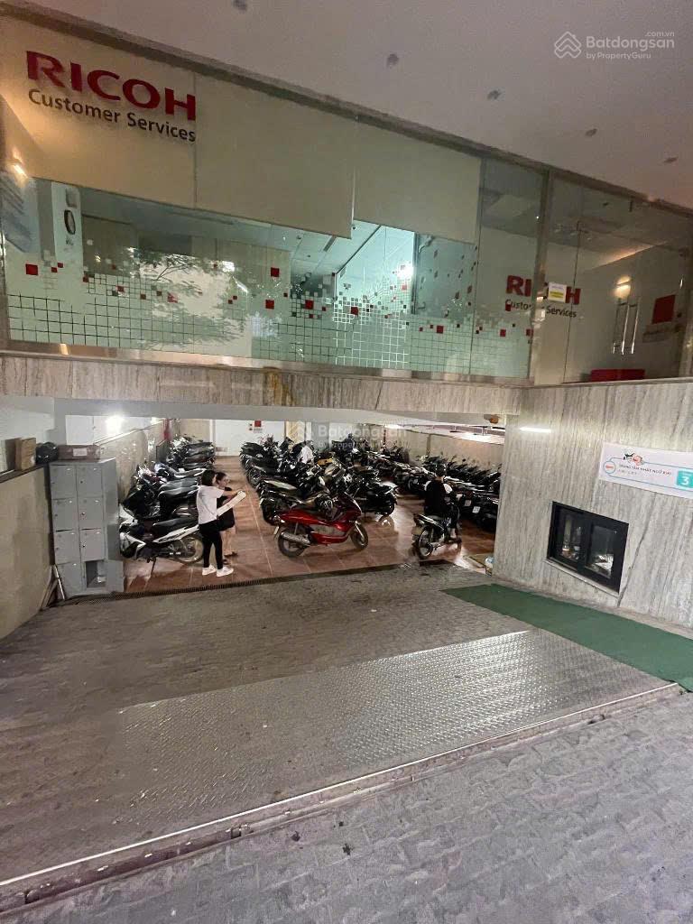 Hiếm! Bán tòa nhà mặt phố Lê Văn Lương 82m² 8 tầng thang máy 45 tỷ