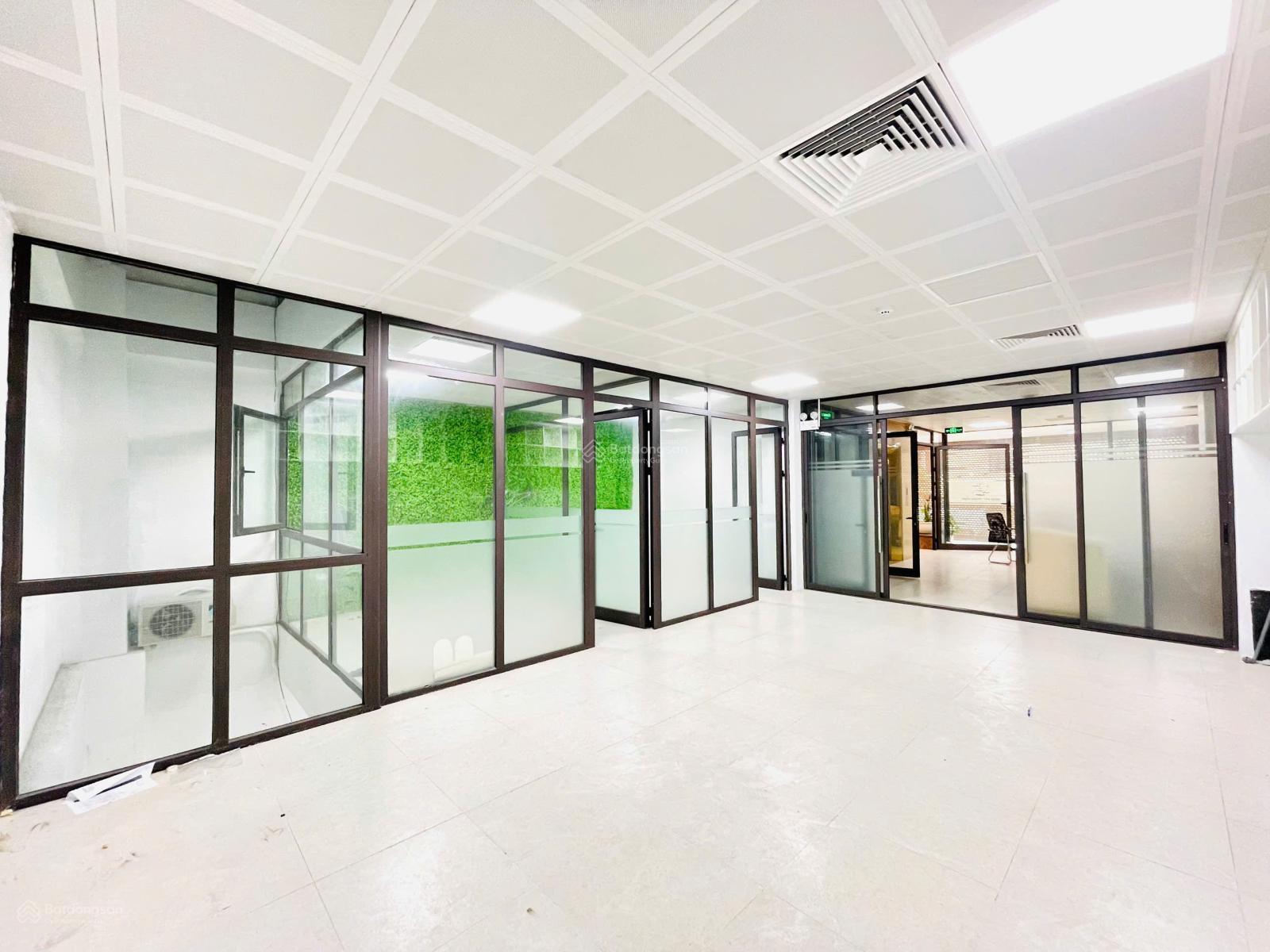 Cho thuê sàn văn phòng Trung Văn- Nam Từ Liêm, Sàn 120 m2. Tầng mặt tiền đẹp