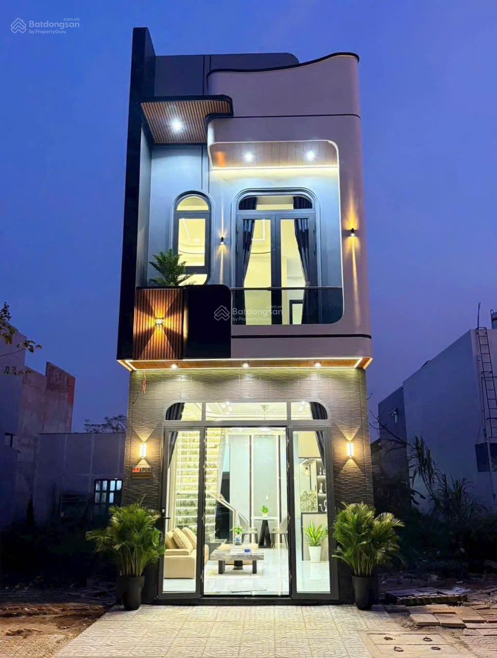 BÁN NHÀ ĐẸP BÌNH DƯƠNG  SỔ HỒNG RIÊNG  VÀO Ở NGAY