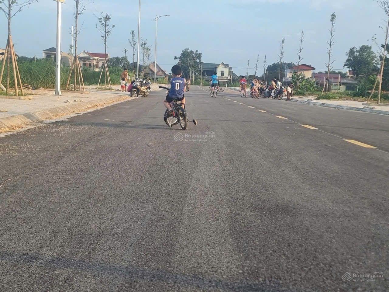 Cần bán lô đất đẹp tại Thành Hưng Thạch Thành Cần bán lô đất đẹp tại Thành Hưng Thạch Thành