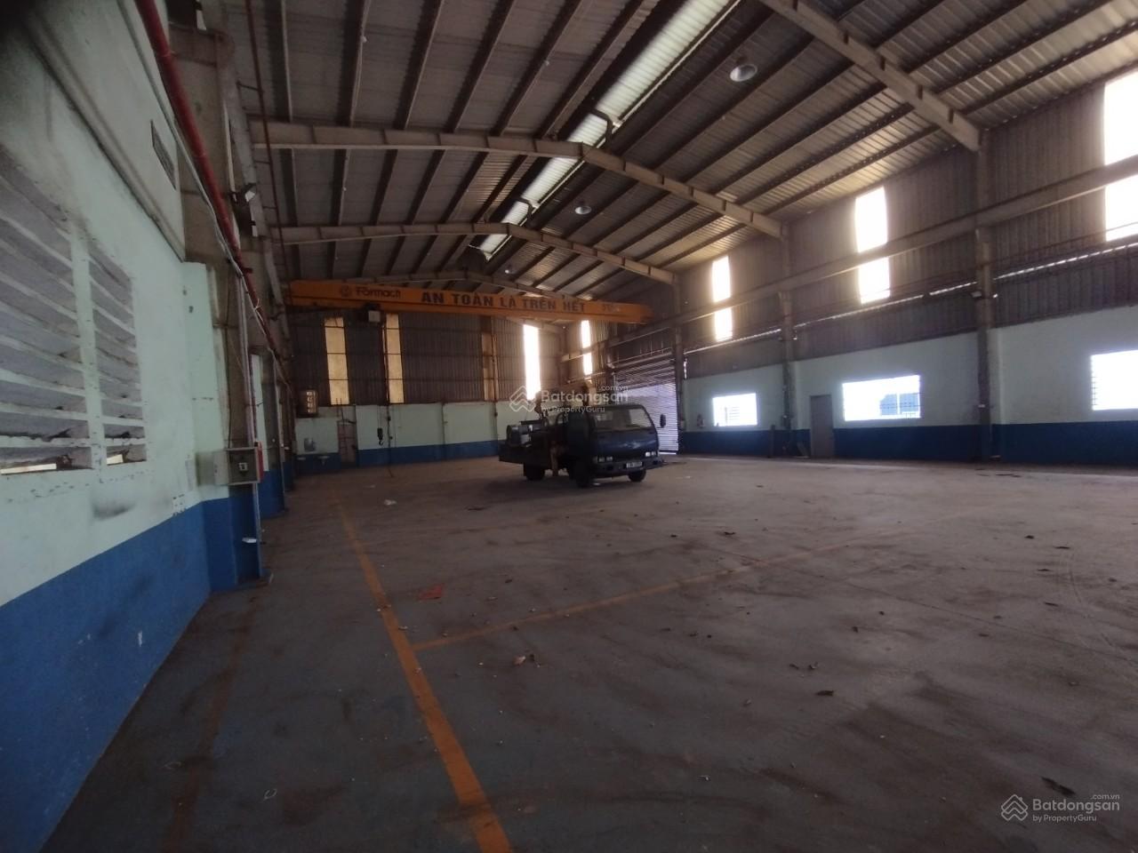 Cho thuê kho xưởng tại Ngọc Thụy, Long Biên 300m2 có gác tầng 2 để đồ, ngõ xe tải, giá 30 triệu