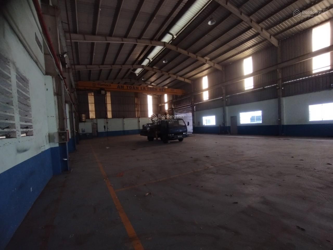 Cho thuê kho xưởng tại Ngọc Thụy, Long Biên 300m2 có gác tầng 2 để đồ, ngõ xe tải, giá 30 triệu