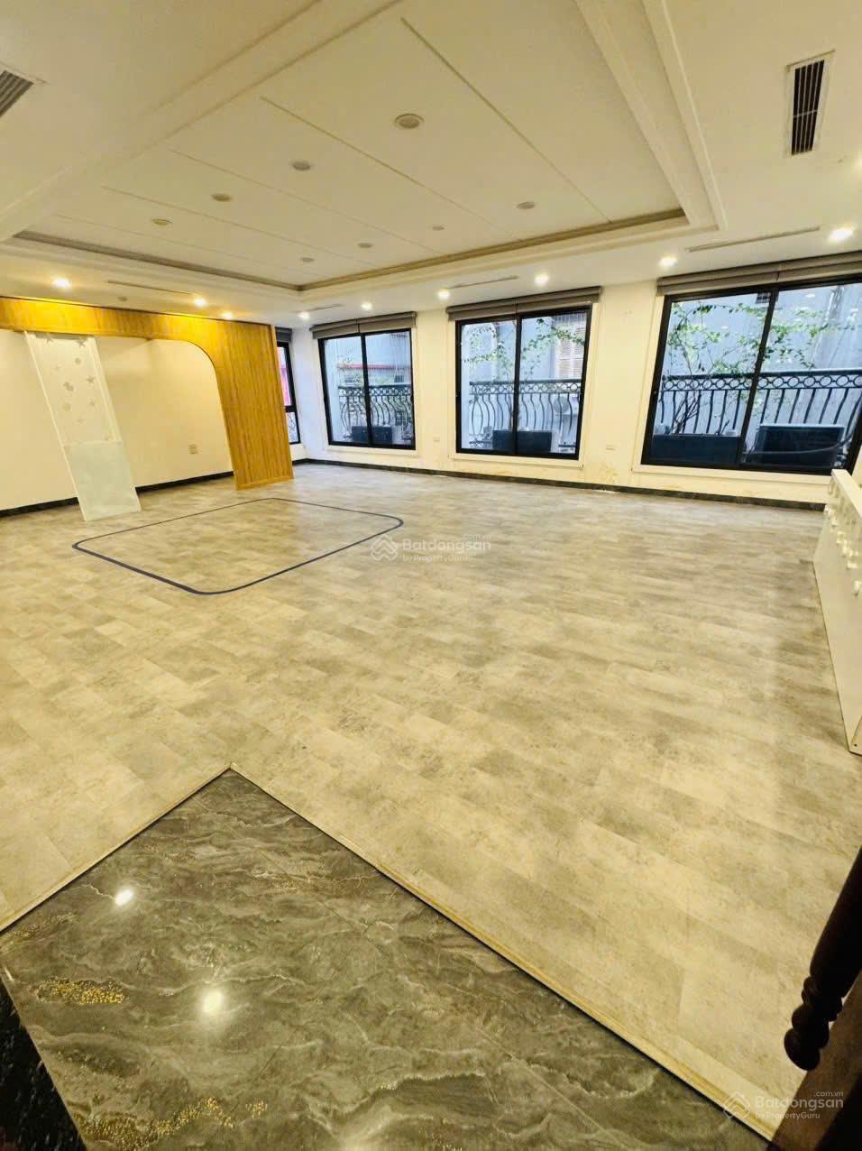 Chính chủ cần bán nhà ngõ 42 Giang Văn Minh phường Ba Đình Hà Nội 104m2x9T MT10m thang máy, 65 tỷ