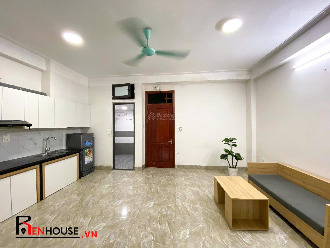 Cho thuê Căn Hộ đẹp ngõ 260 Cầu Giấy (2PN, 1WC) - DT 65m2 - Giá thuê 8,5 triệu/tháng - Có ban công.