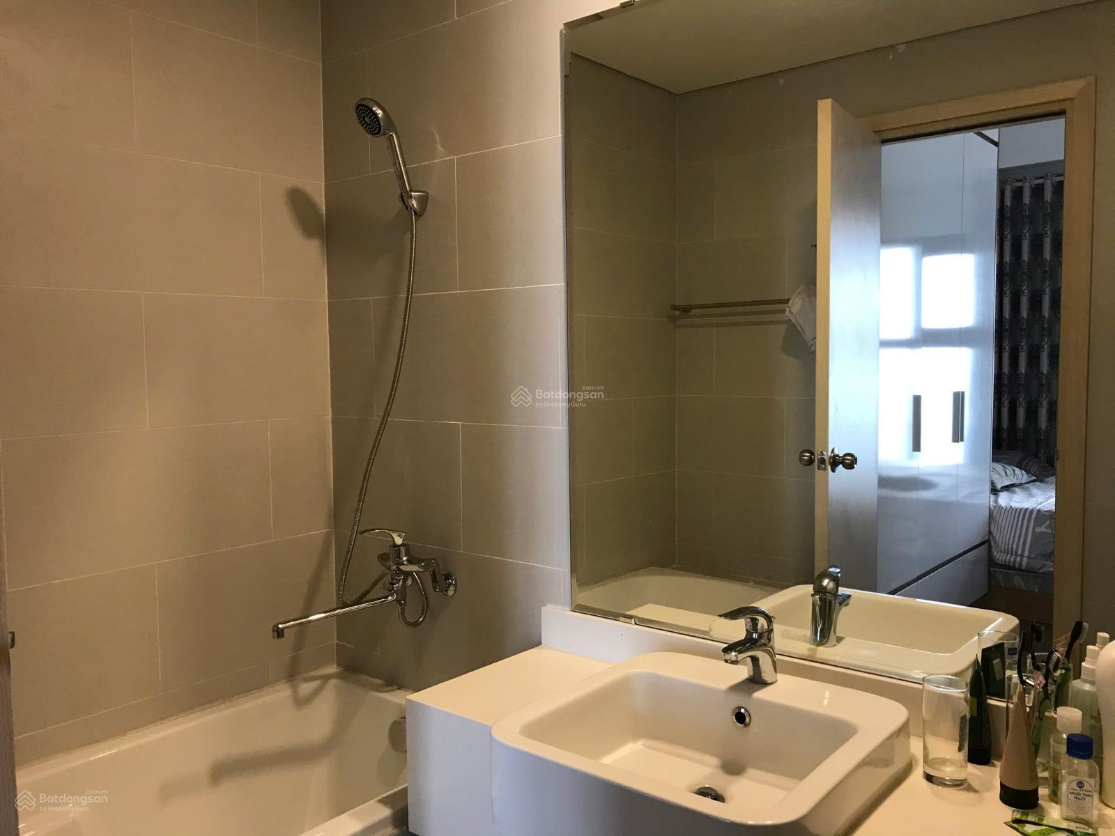 Cho thuê căn 2 ngủ 2vs toà A westbay tầng 12 giá thuê 9tr/tháng Lh 0925 988 ***