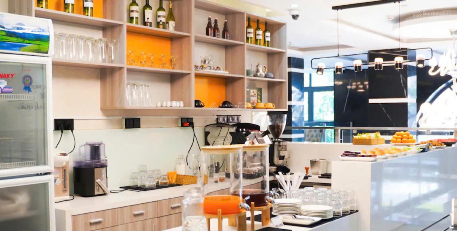 Khách Sạn Chuẩn 3 Sao 66 Phòng MT Hoàng Văn Thụ, Bình Dương - DT: 15 X 20 - HĐT: 800 Tr/th - 82 Tỷ Khách Sạn Chuẩn 3 Sao 66 Phòng MT Hoàng Văn Thụ, Bình Dương - DT: 15 X 20 - HĐT: 800 Tr/th - 82 Tỷ