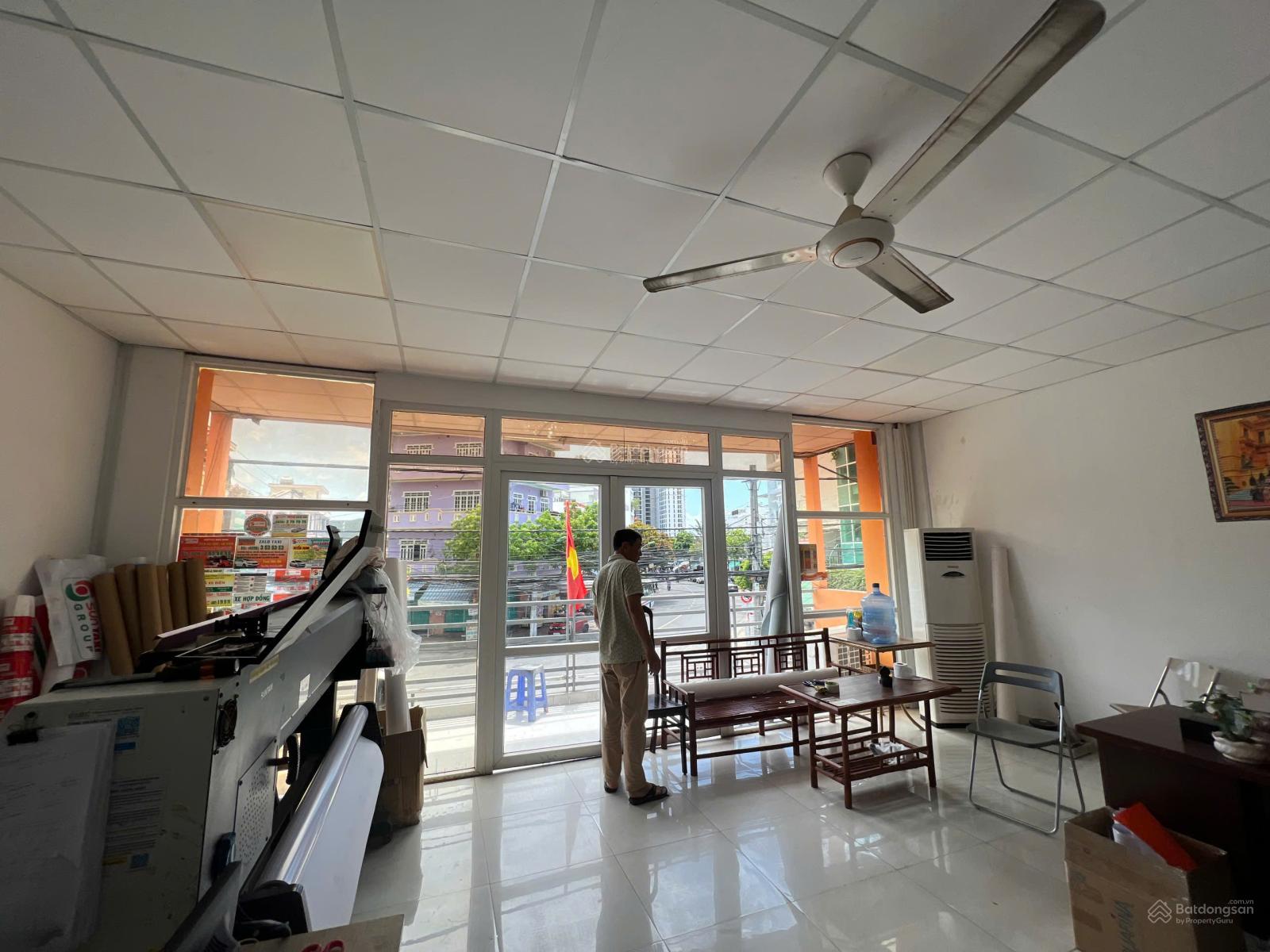 Bán nhà mặt tiền Dã Tượng - Nha Trang, ngang gần 10m