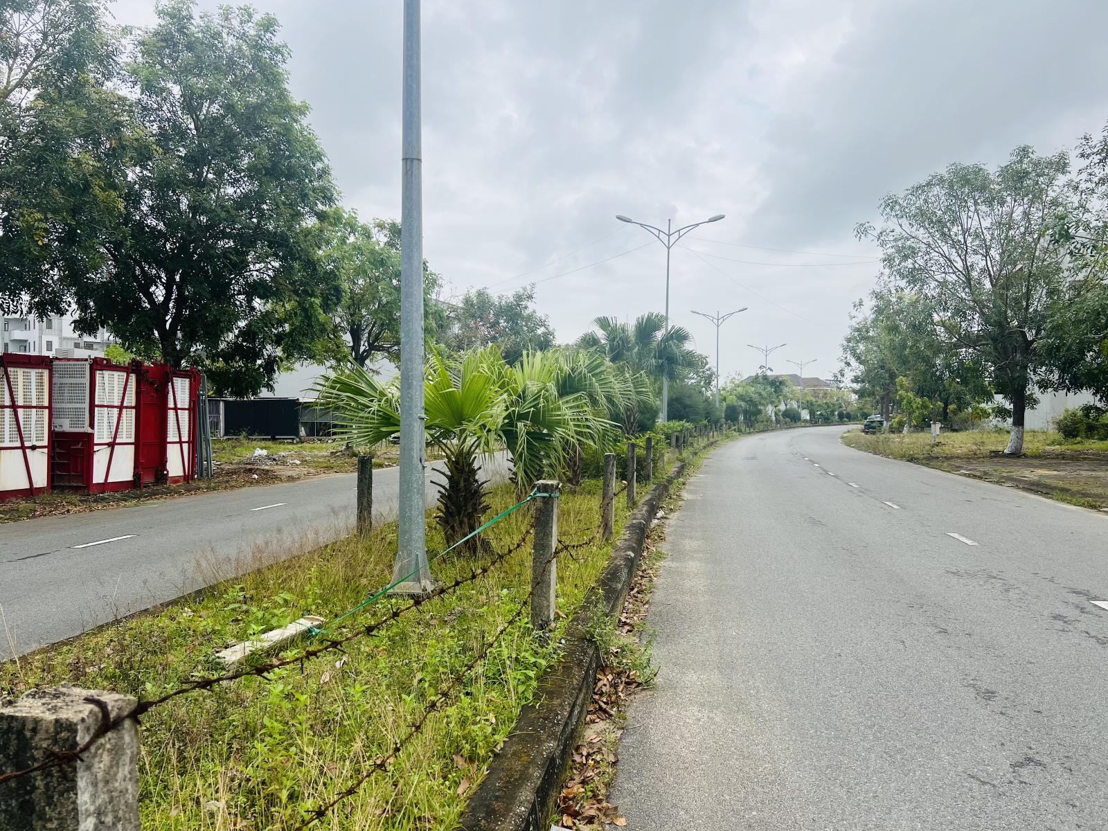 Chủ vay ngân hàng nên cần bán gấp BT 267m2 thương lượng mạnh Chủ vay ngân hàng nên cần bán gấp BT 267m2 thương lượng mạnh