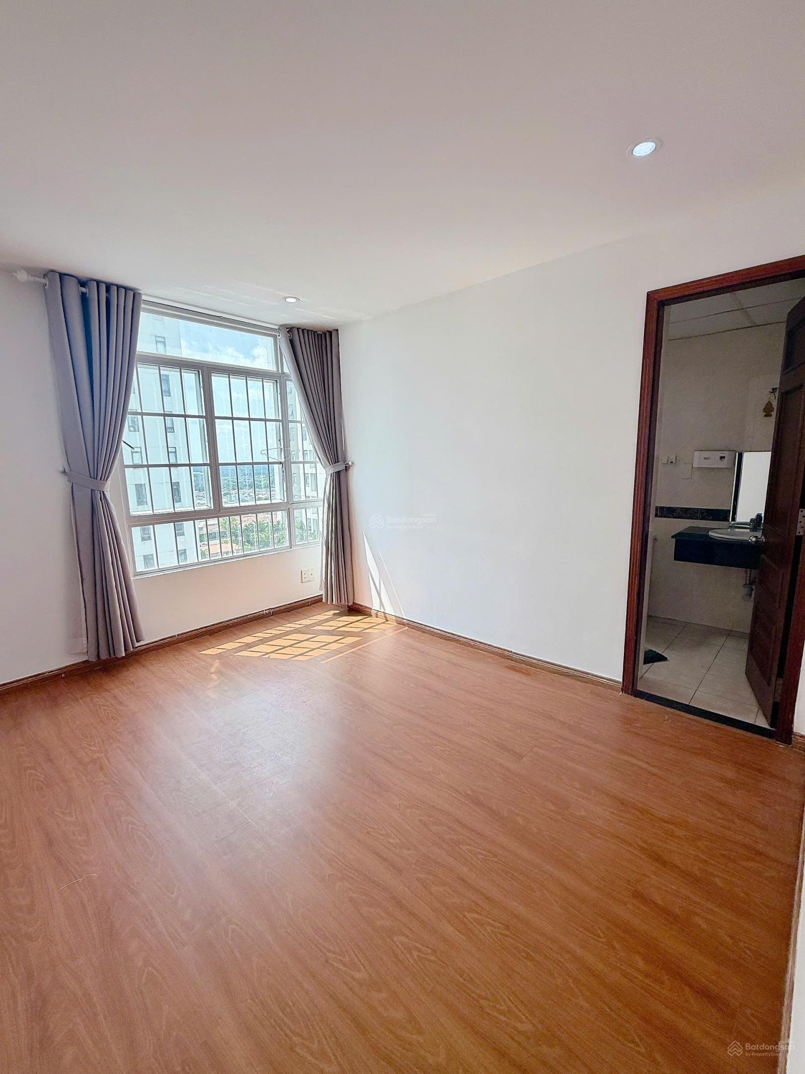 Bán căn hộ Giai Việt - Tạ Quang Bửu, Phường Chánh Hưng, TPHCM DT 82m², 2PN, 2WC giá 4.4 tỷ