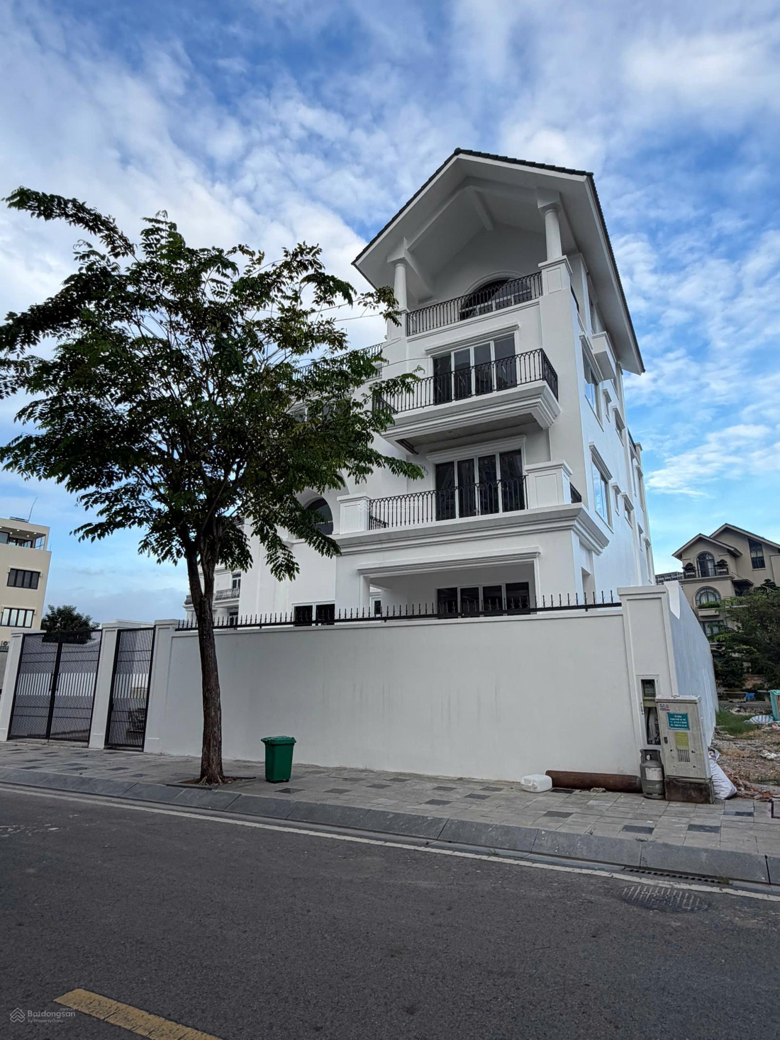 Chủ Nhà Cần Bán Căn Biệt Thự View Sông 16x28 (448m2), 3 Lầu, Giá 185 tỷ - P. Bình Trưng, Quận 2. Chủ Nhà Cần Bán Căn Biệt Thự View Sông 16x28 (448m2), 3 Lầu, Giá 185 tỷ - P. Bình Trưng, Quận 2.