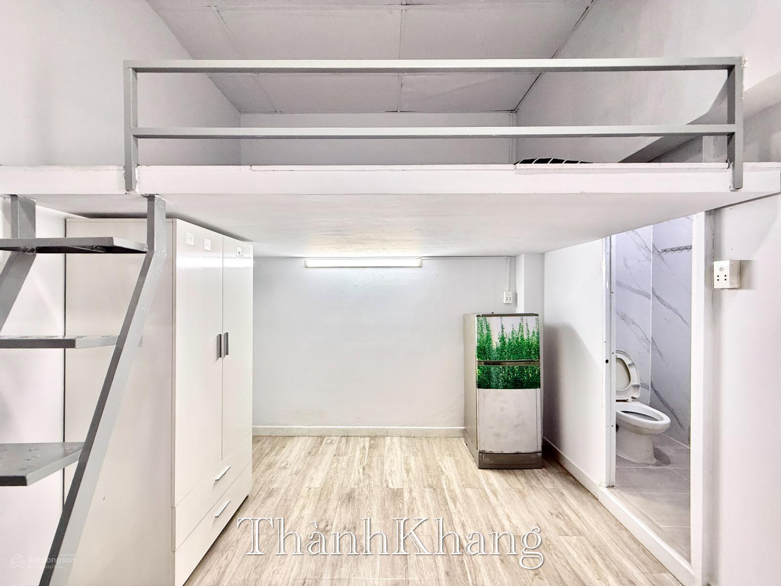 Cho thuê căn hộ gác bancol, tách bếp, full nội thất, rộng 27m2, ngay chợ Bàn Cờ Q3