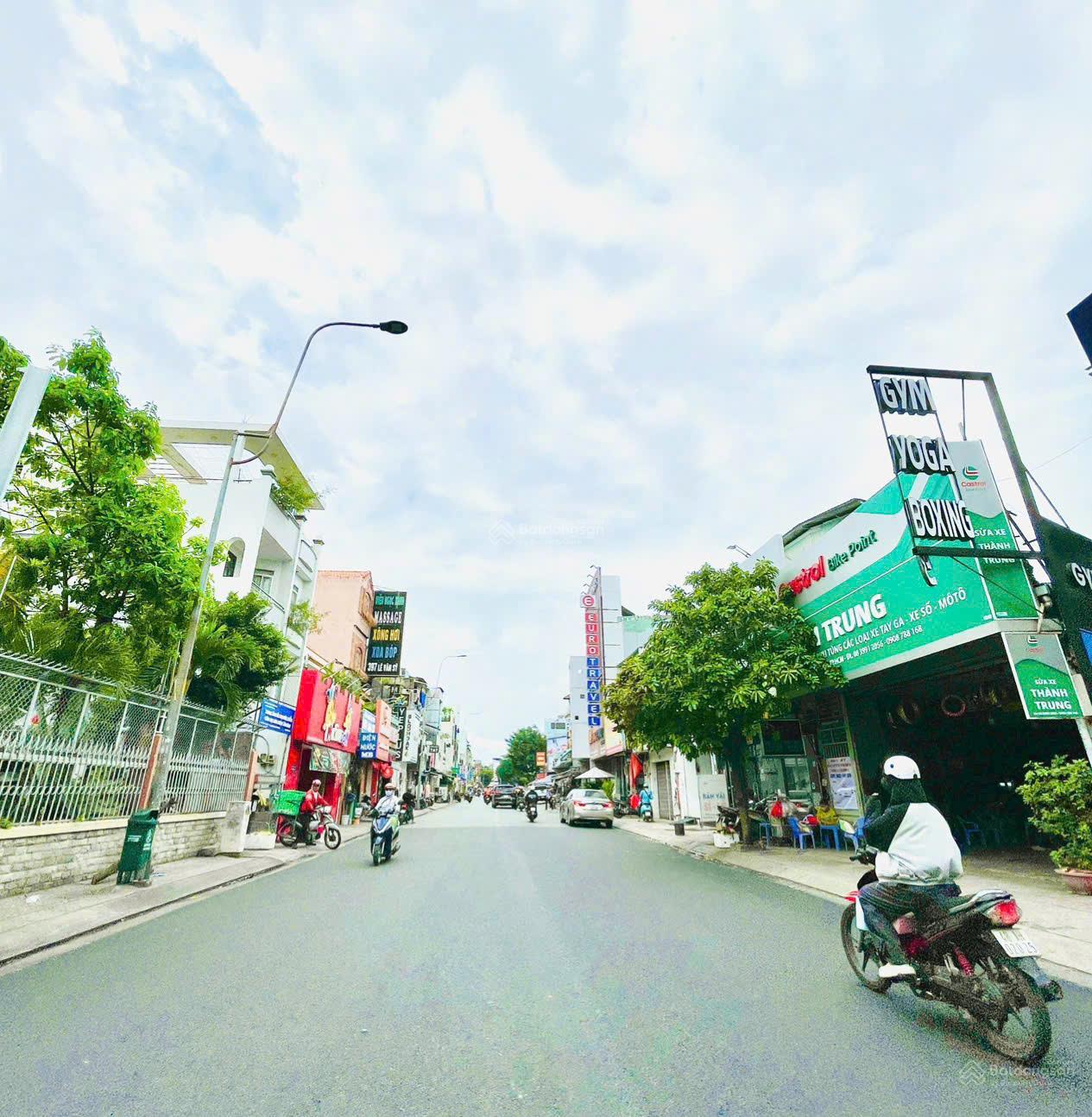 Chia tài sản bán gấp nhà mặt tiền Hòa Hưng,Quận 10. Diện tích: 13x25m,HĐT 200 triệu/tháng, giá 70tỷ