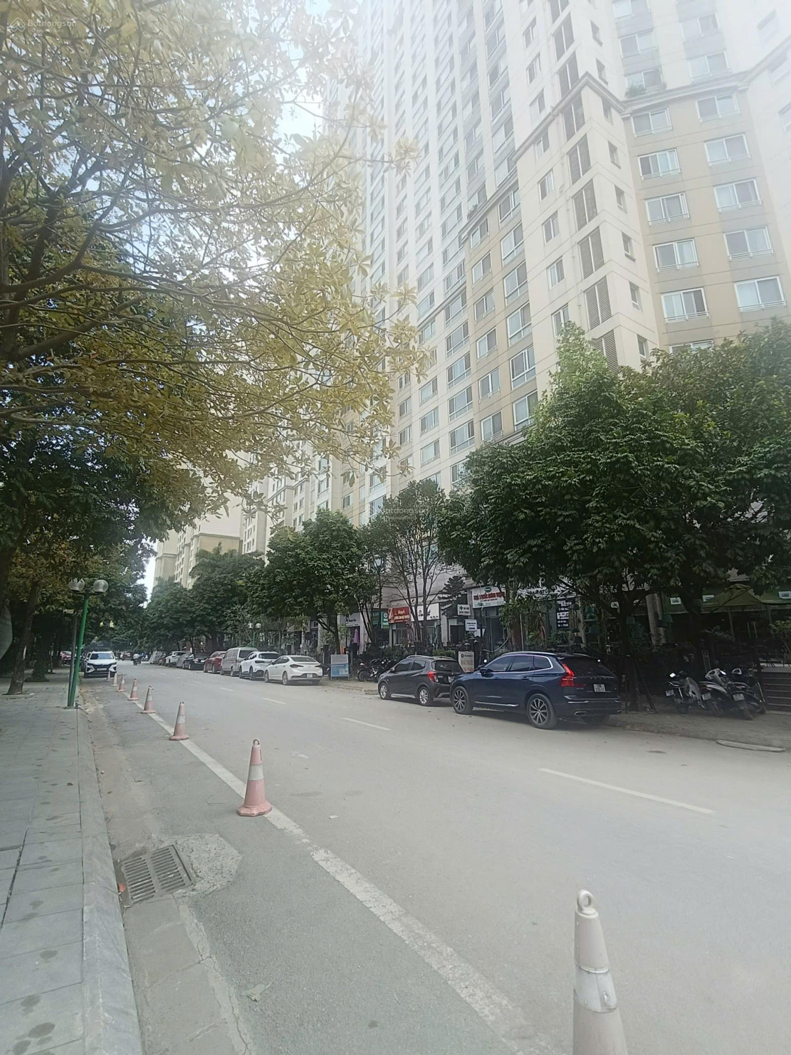 Bán nhà C4 Chân Chung cư Huyndai Tô Hiệu 52m2, 2 mặt đường đường 12m vỉa hè 15,6 tỷ Bán nhà C4 Chân Chung cư Huyndai Tô Hiệu 52m2, 2 mặt đường đường 12m vỉa hè 15,6 tỷ