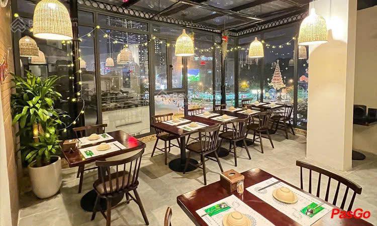 Cho thuê nhà mặt phố Trung Hòa được thiết kế 5 tầng với diện tích 135m2, măt tiền 5,5m, giá ưu đãi!