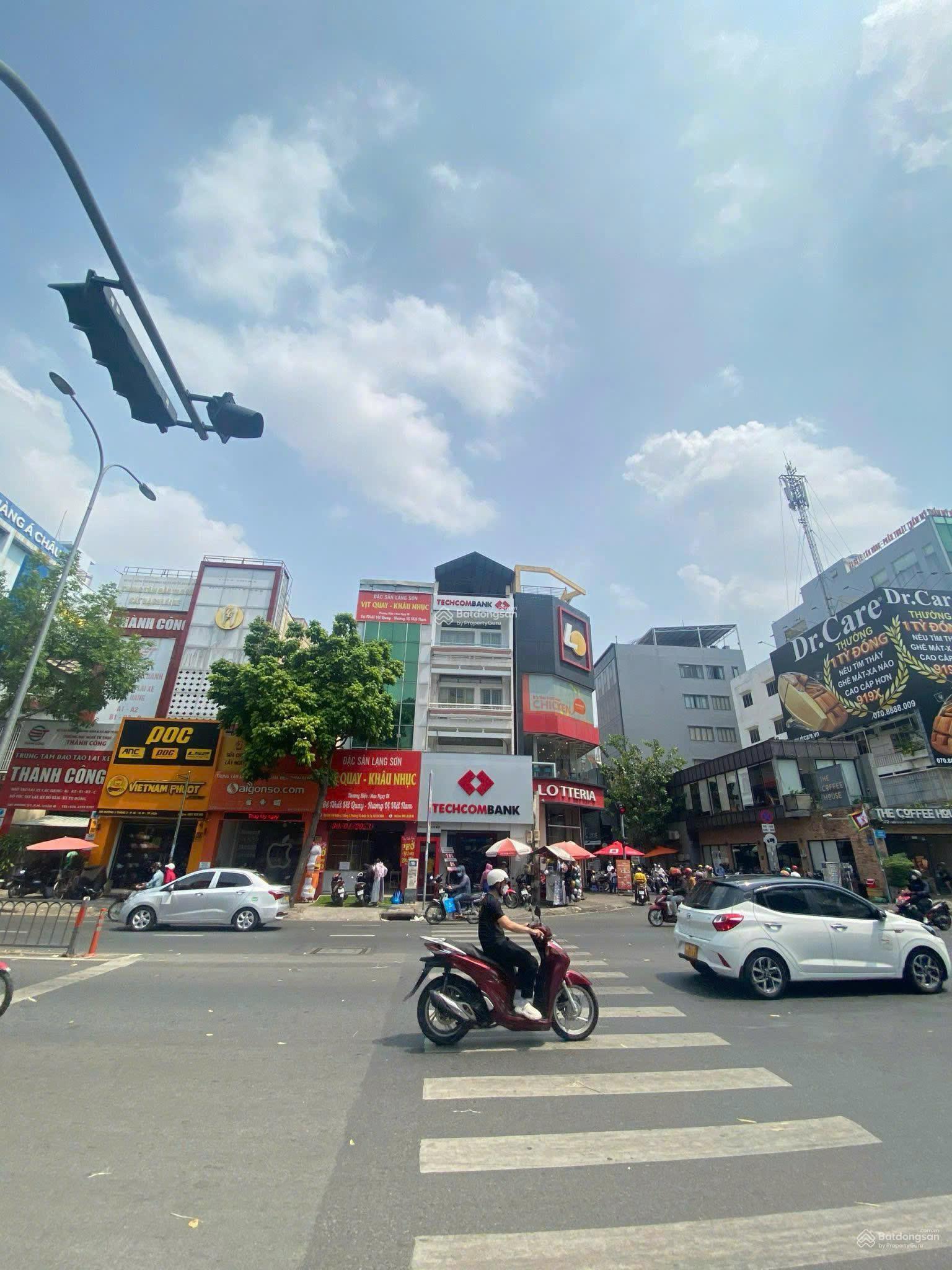 Cần bán nhà 2 mặt tiền đường 3/2, P. 14, Quận 10 (4,2m x 28m) Gía chỉ 48 tỷ