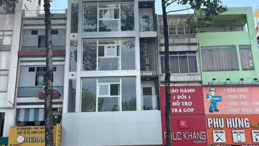 Cho thuê nhà 179 Đường 3/2, Quận 10. DT: 8x8m - 5 tầng thang máy. Giá 65tr/tháng LH 0908 569 *** Sơn