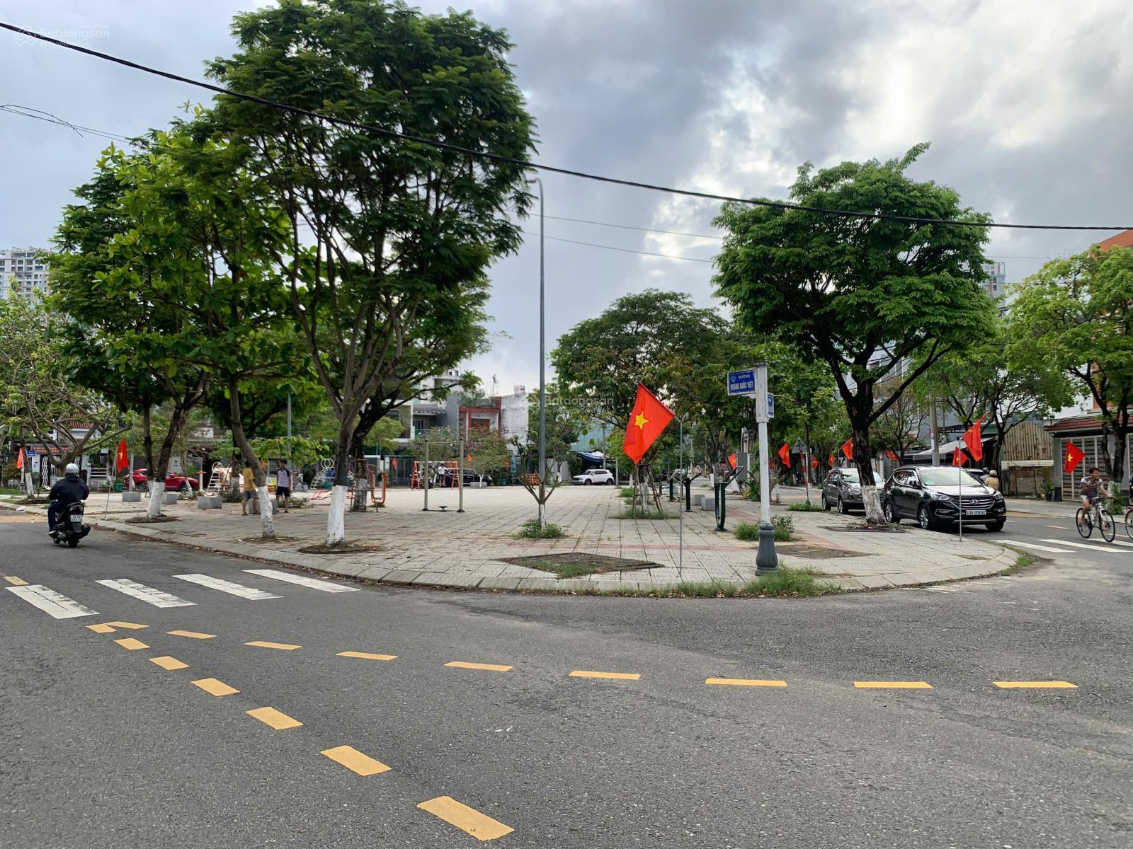 Bán lô đất đẹp đường 7,5m Hoàng Quốc Việt đối diện công viên, khu dân trí cao - GIÁ TỐT