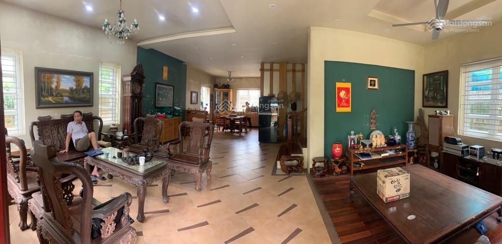 Bán biệt thự Tây Hồ 376m2, sát Ciputra, 4 tầng sân vườn cực đẹp, gara vài ô tô, 74 tỷ